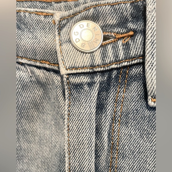 BDG High-Waisted Mom Jeans - Picture 9 of 12